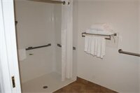 Фото Quality Inn Fayetteville near Historic Downtown Square