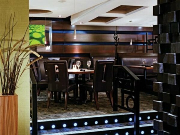 Фото Sandman Signature Toronto Airport Hotel