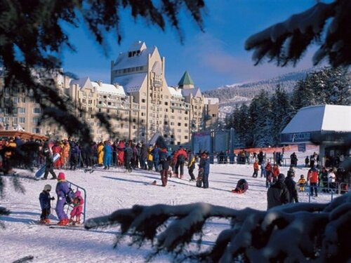 Внешний вид отеля Fairmont Chateau Whistler в Муниципалитете курорте Уистлере, фото 2