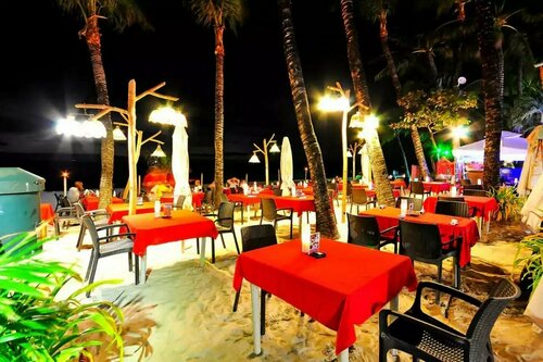 Внешний вид отеля Red Coconut Beach Hotel в Малае, фото 4