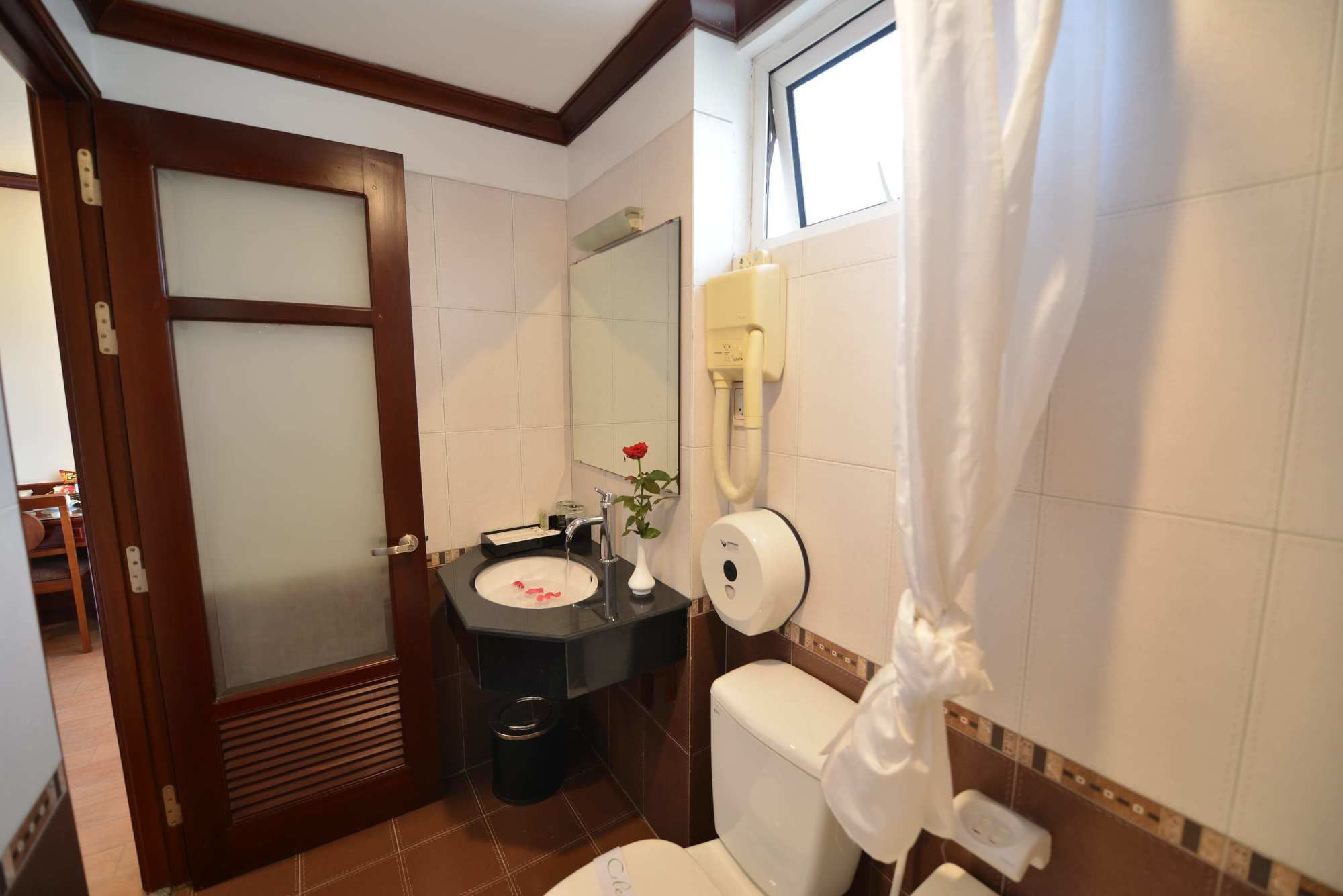 Фото Blue Ha Noi Inn Legend Hotel