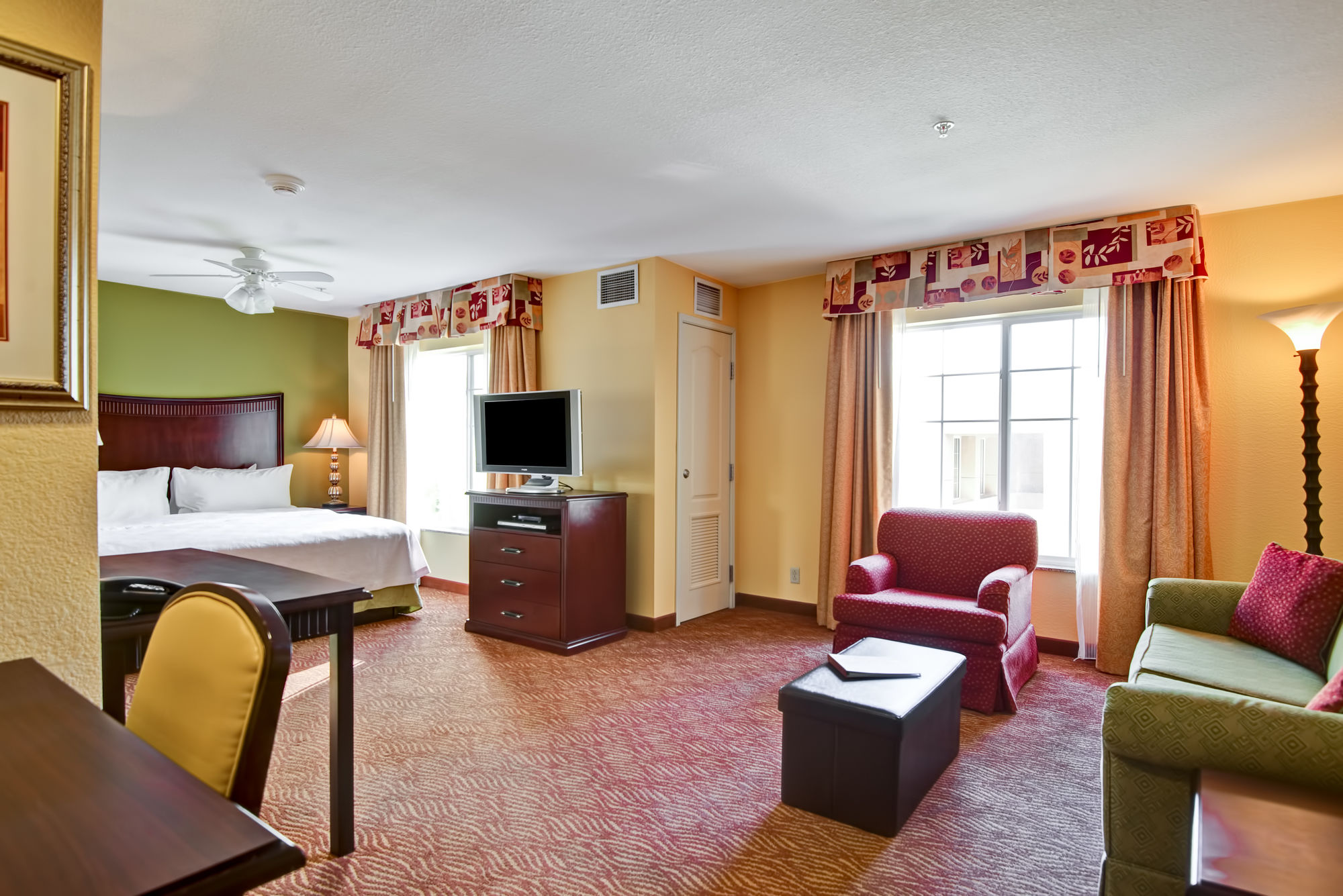 Фото Homewood Suites by Hilton Fort Collins