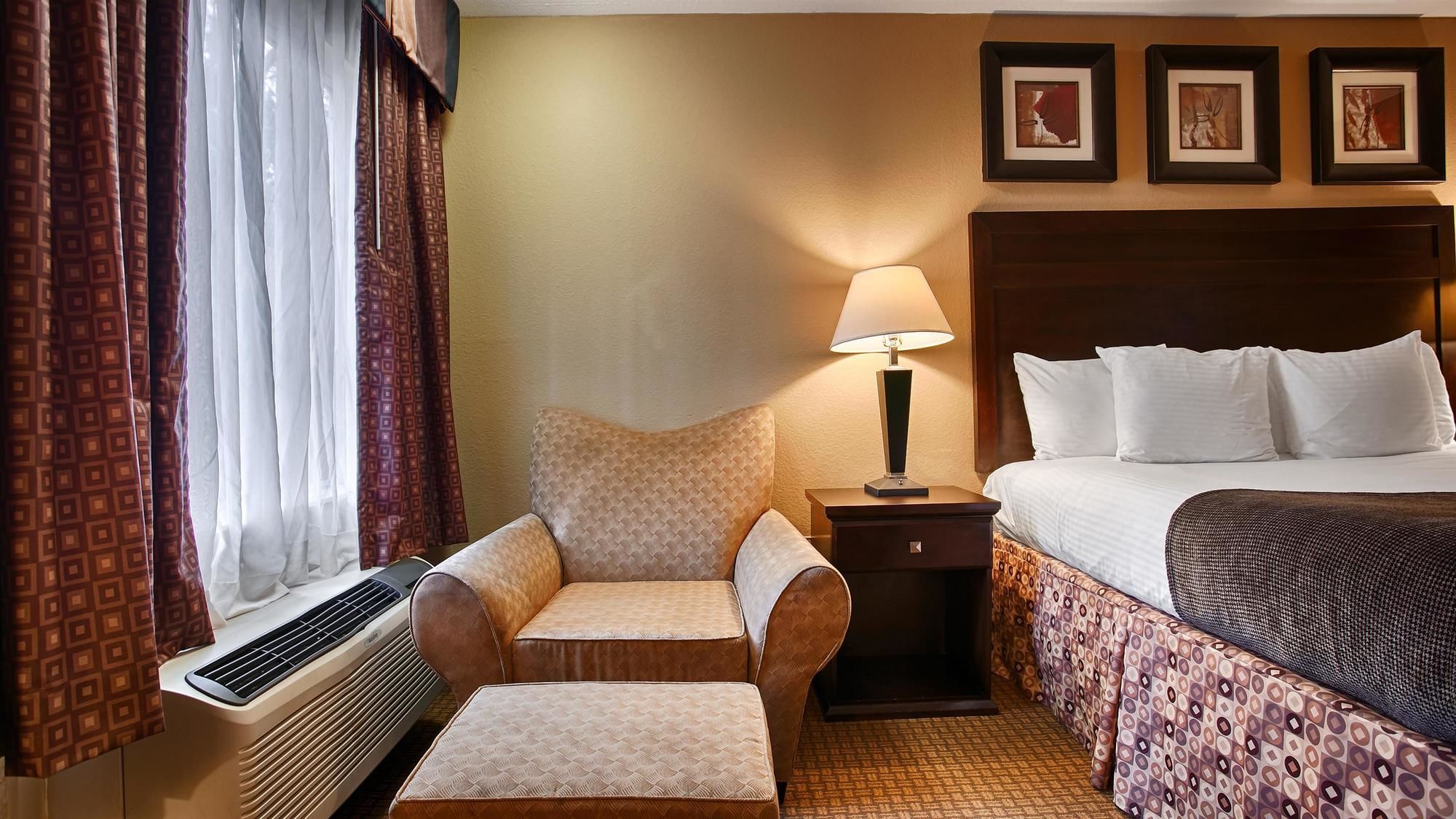 Фото Best Western Lafayette Inn