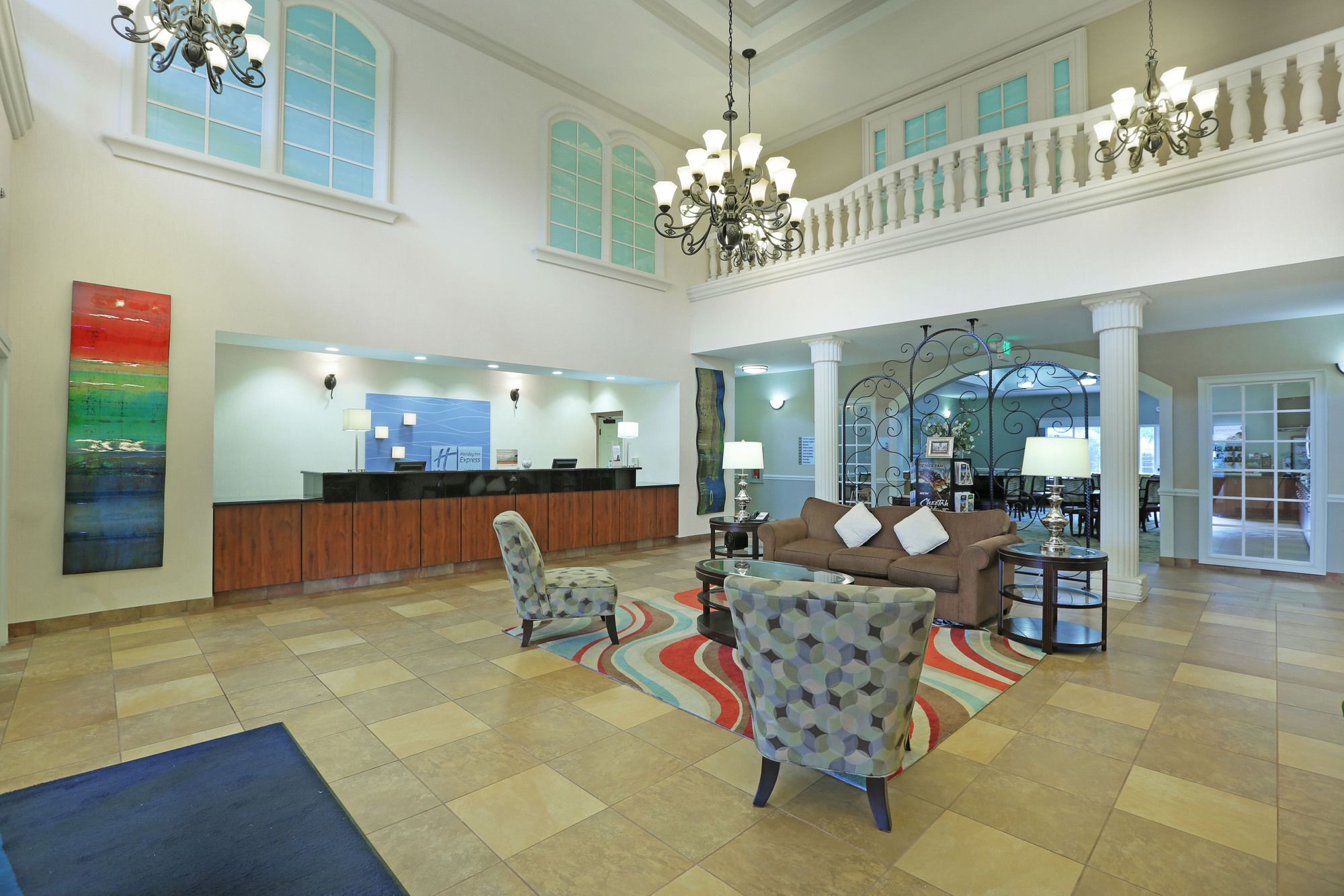 Фото Holiday Inn Express Tampa N I-75 - University Area, an Ihg Hotel