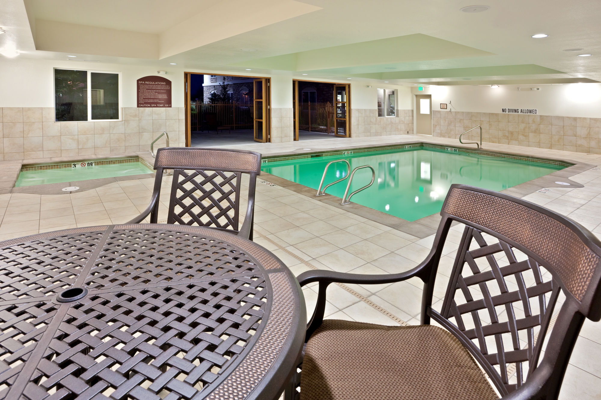 Фото Holiday Inn Express & Suites Ontario, an Ihg Hotel