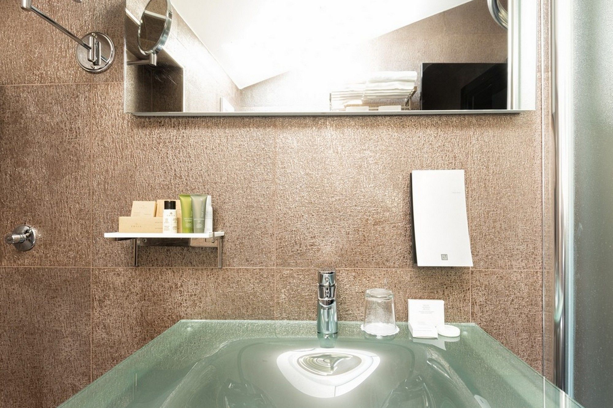 Фото Nova City Signature Collection Hotel