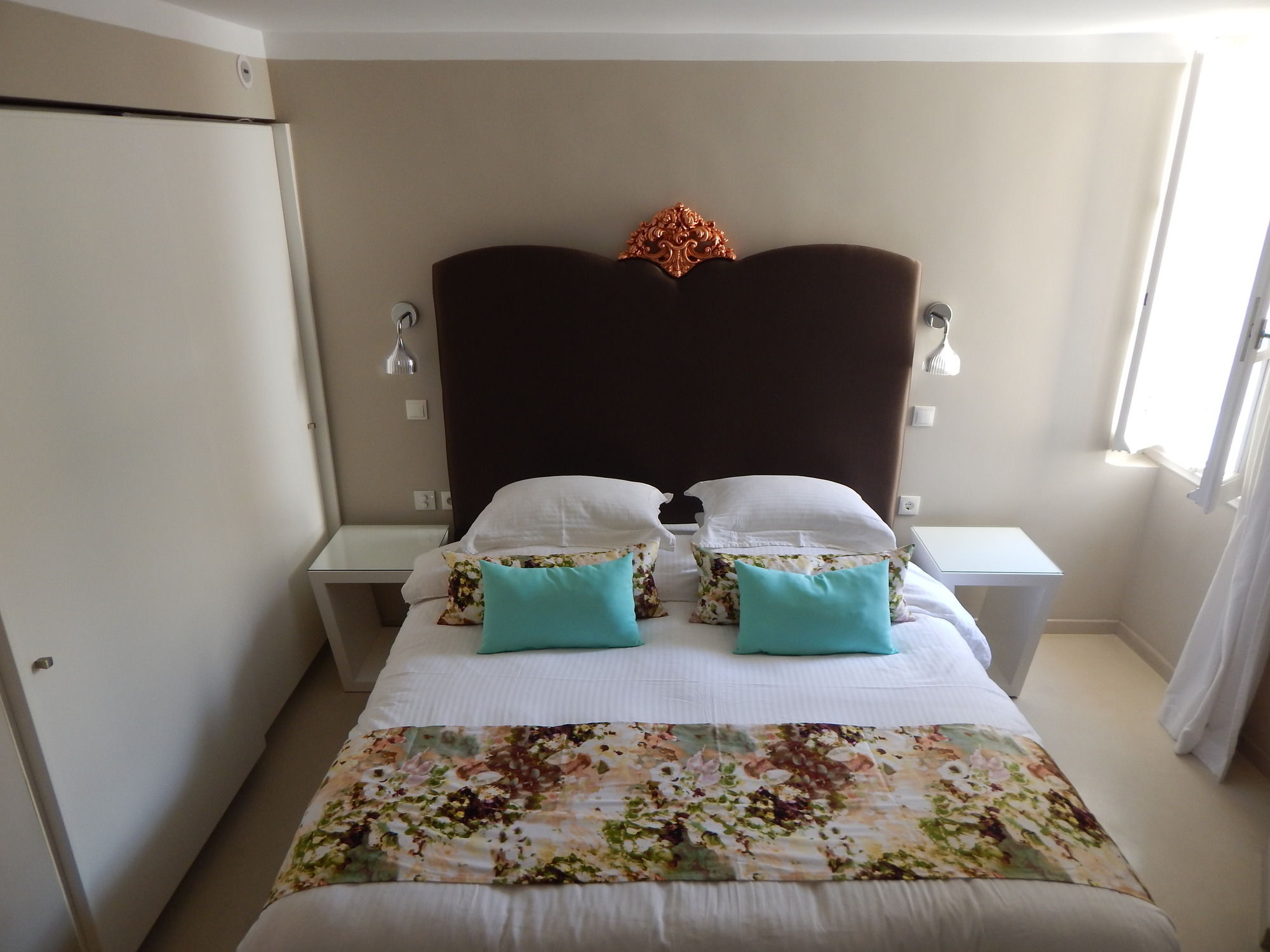 Фото 5 Hermoupolis Concept Sites