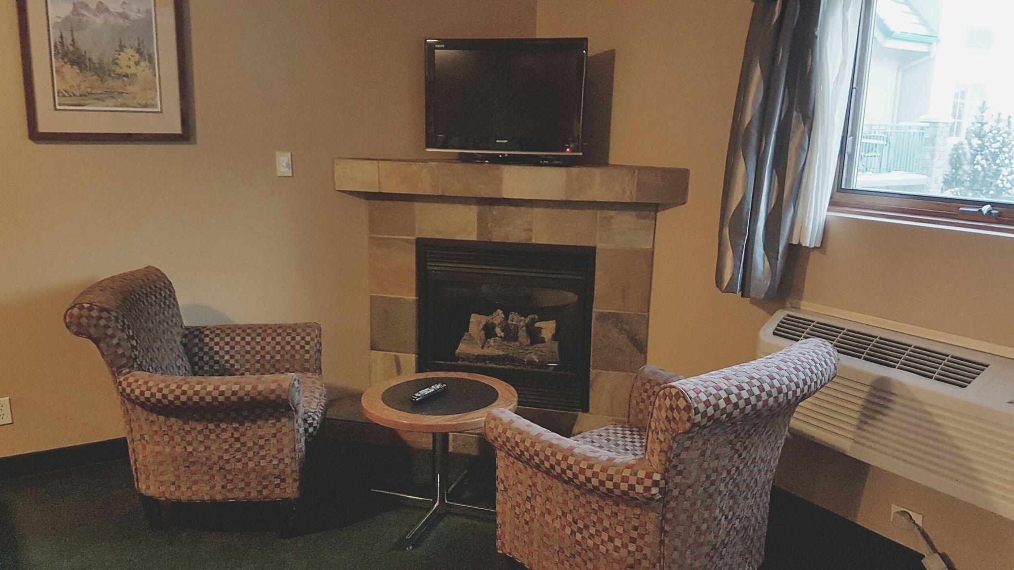 Фото Rundle Mountain Lodge