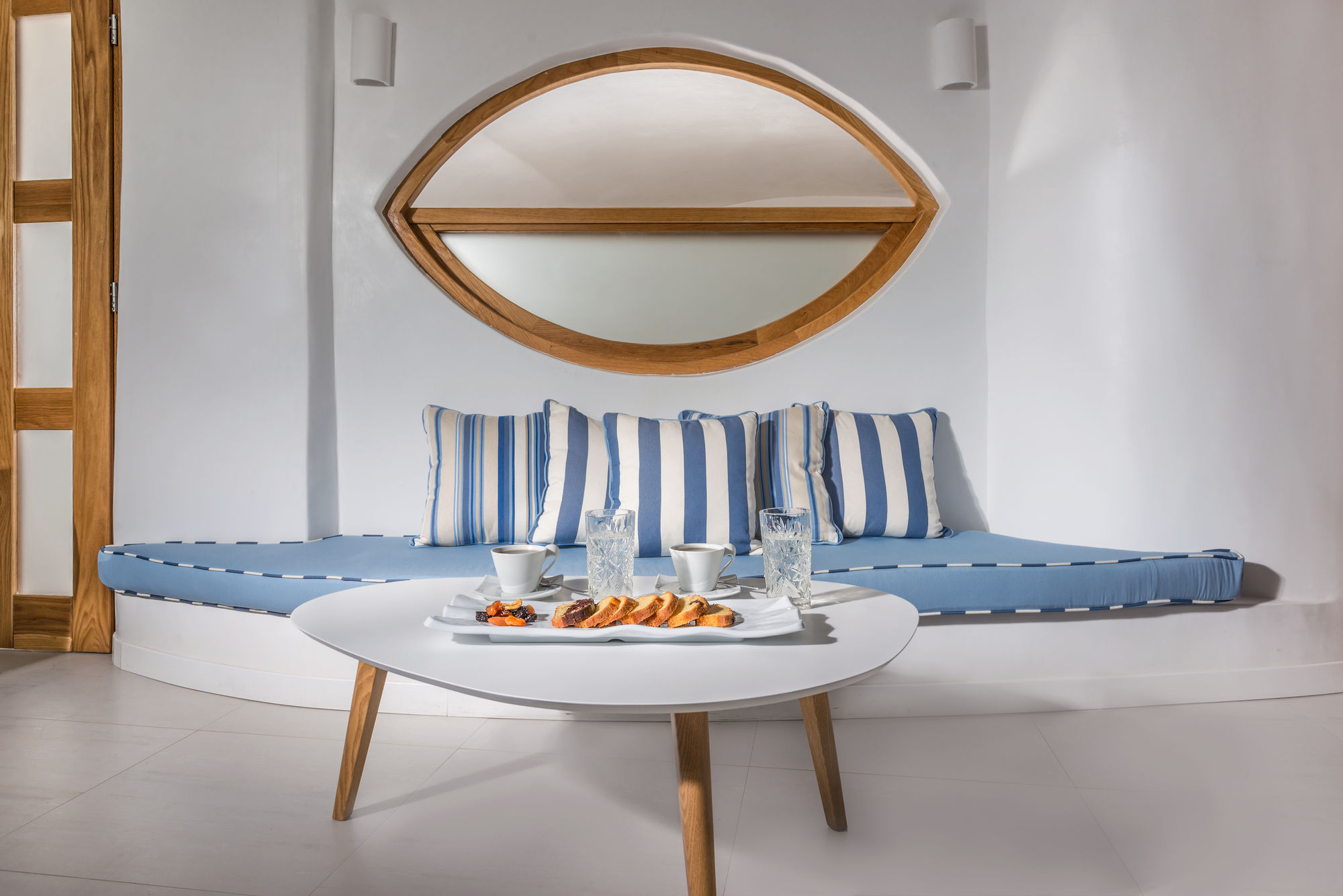 Фото Elite Luxury Suites