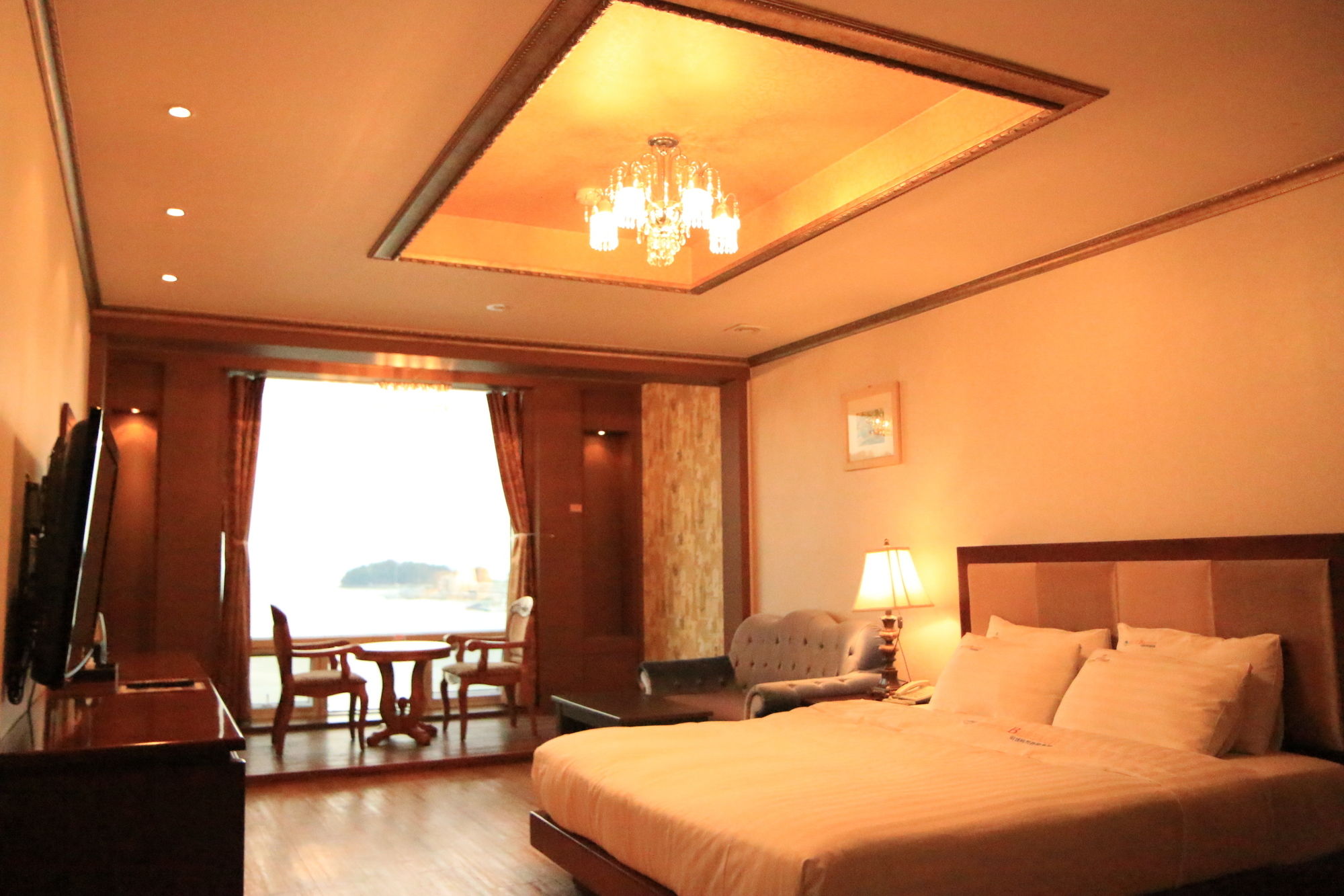 Фото B&Beach Hotel