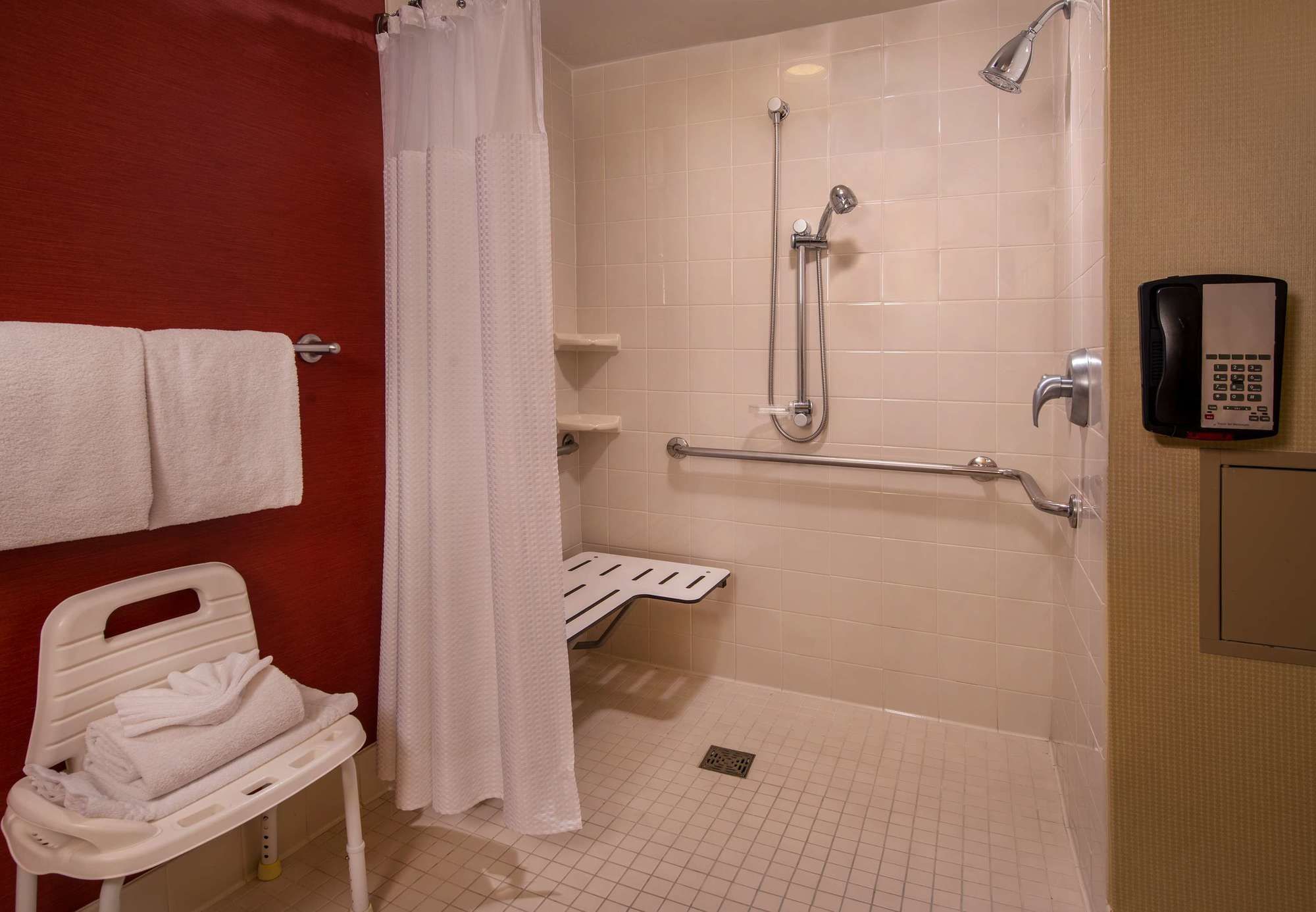 Фото Courtyard by Marriott Newark-University of Delaware