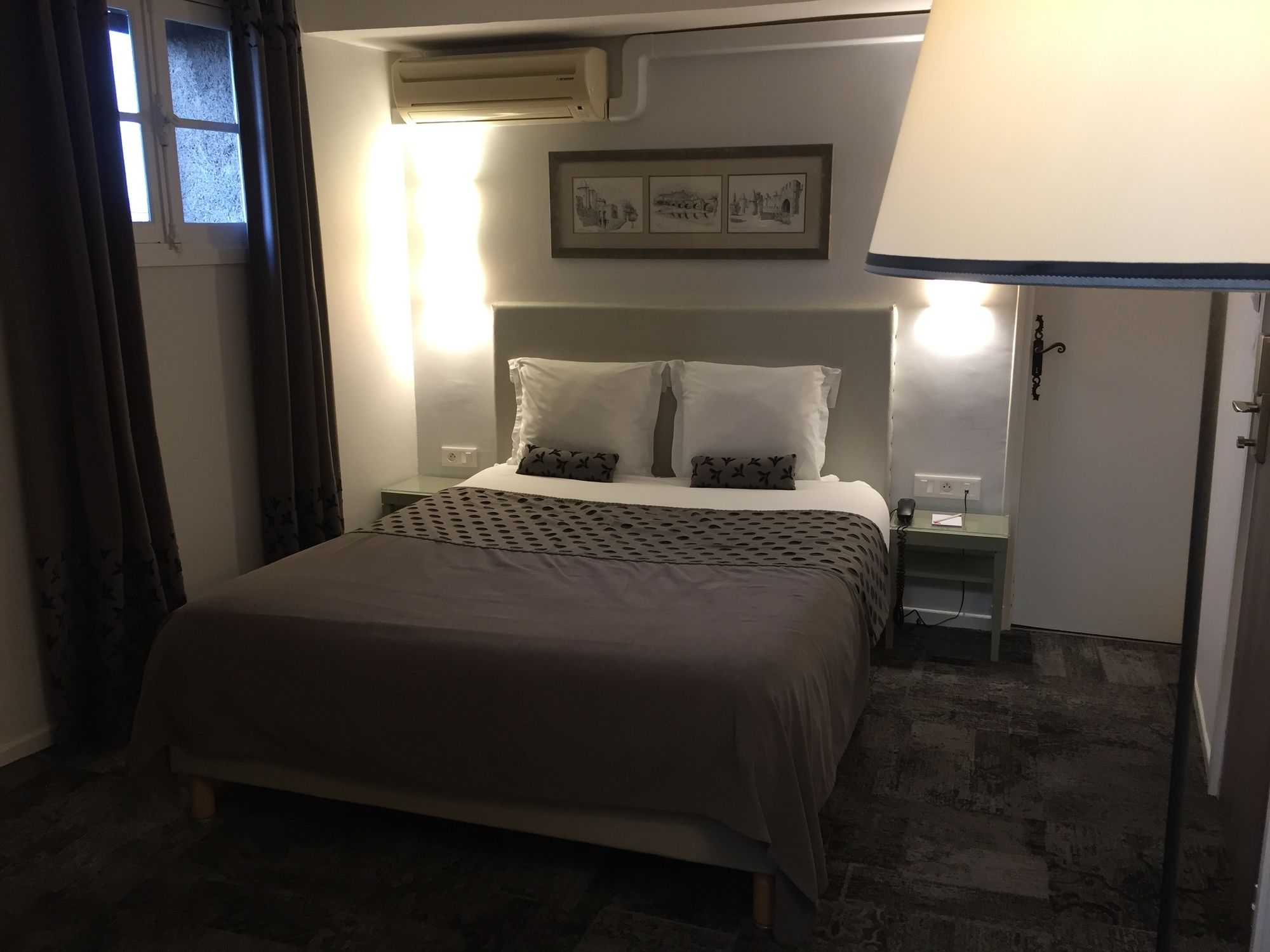 Фото Hôtel du Pont Vieux