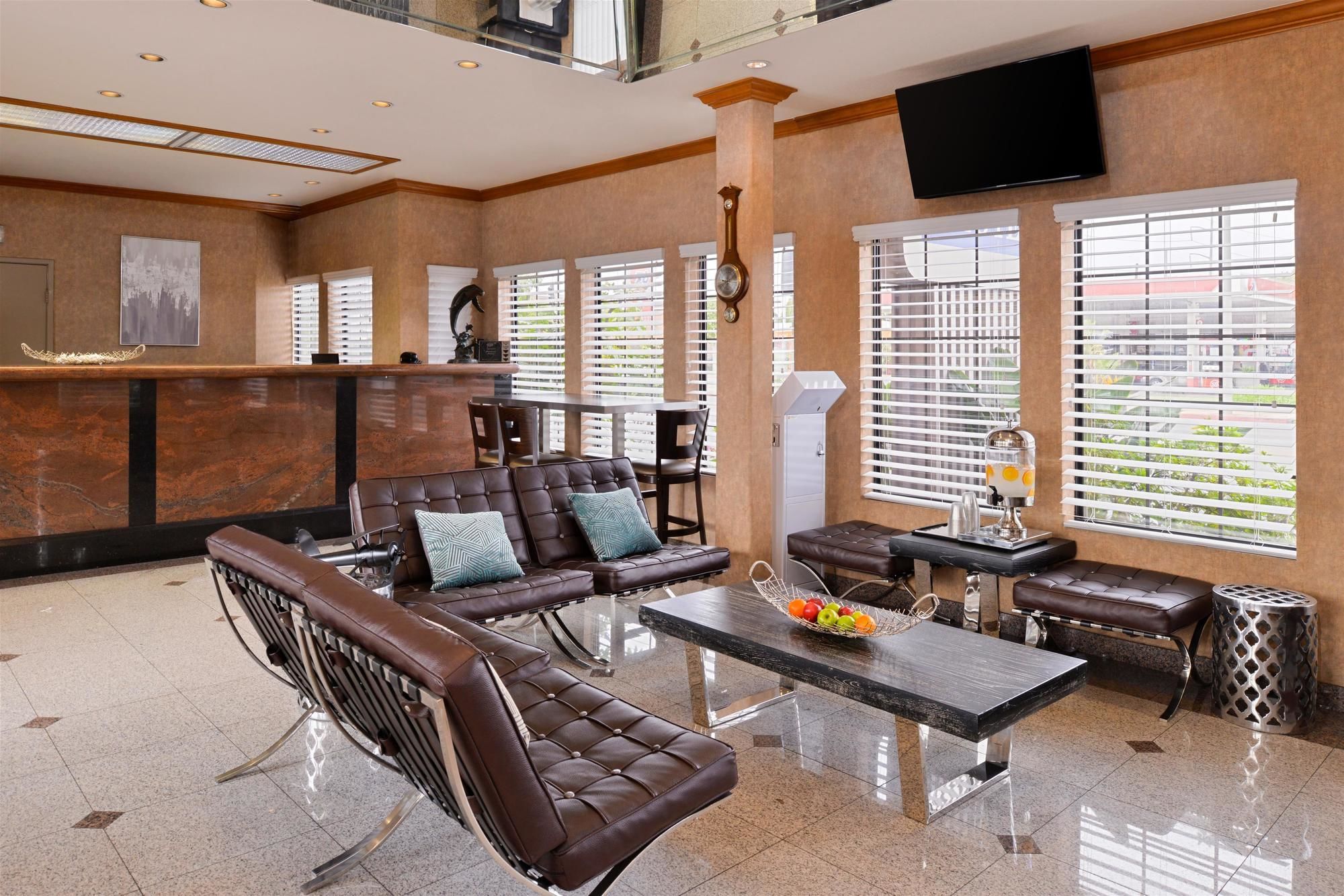 Фото Best Western Airpark Hotel-Los Angeles Lax Airport