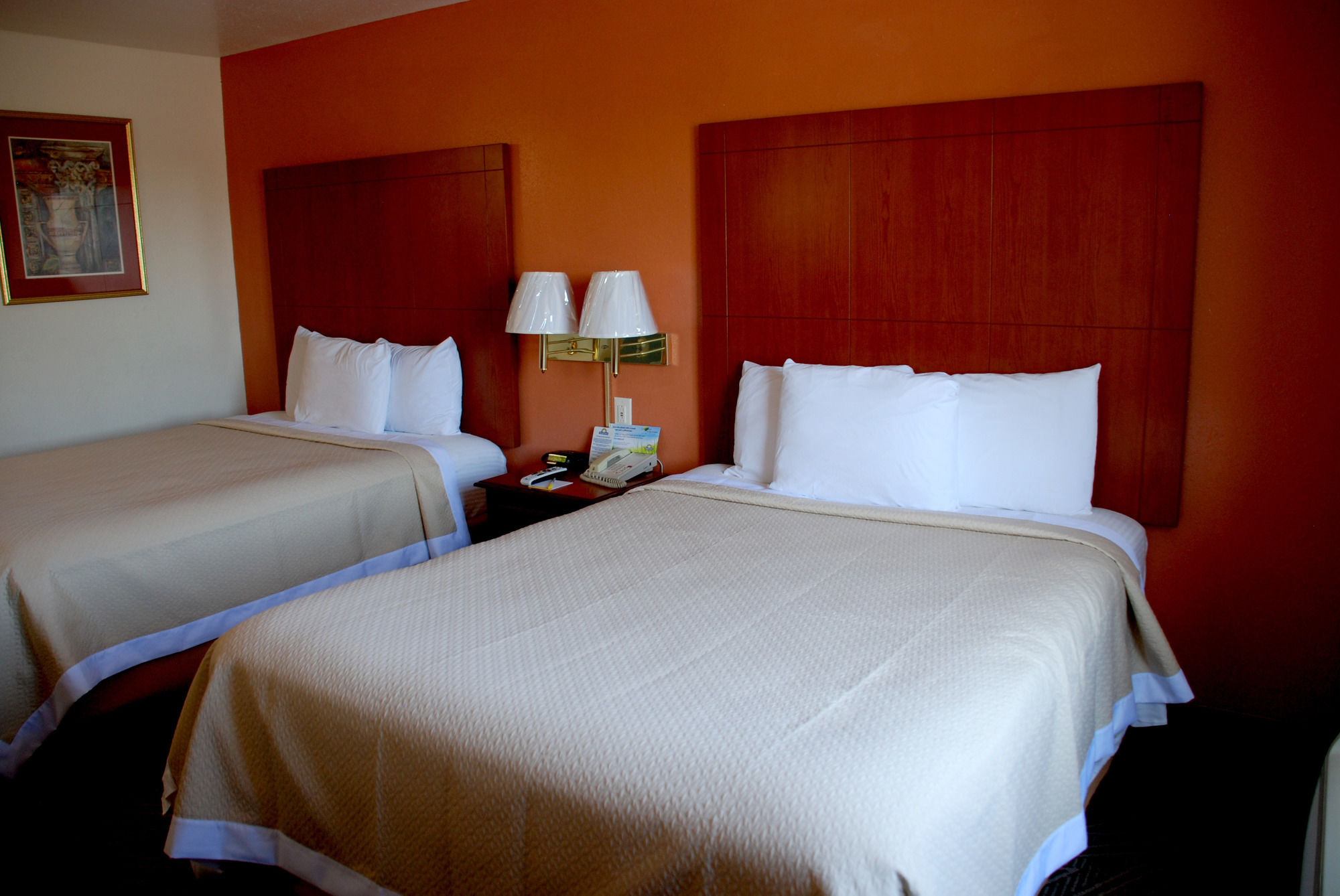 Фото Days Inn by Wyndham Dyersburg