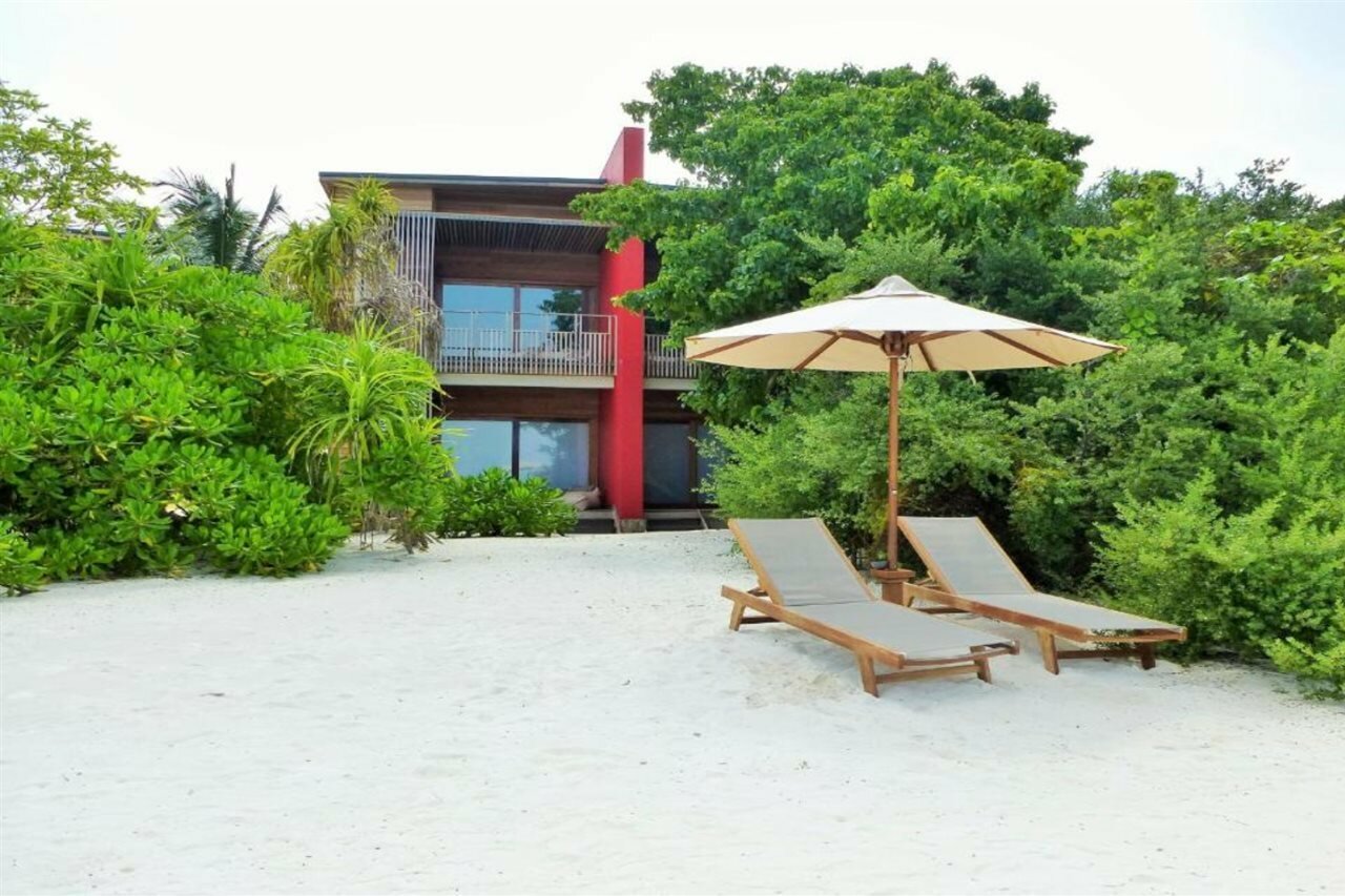 Фото The Barefoot Eco Hotel