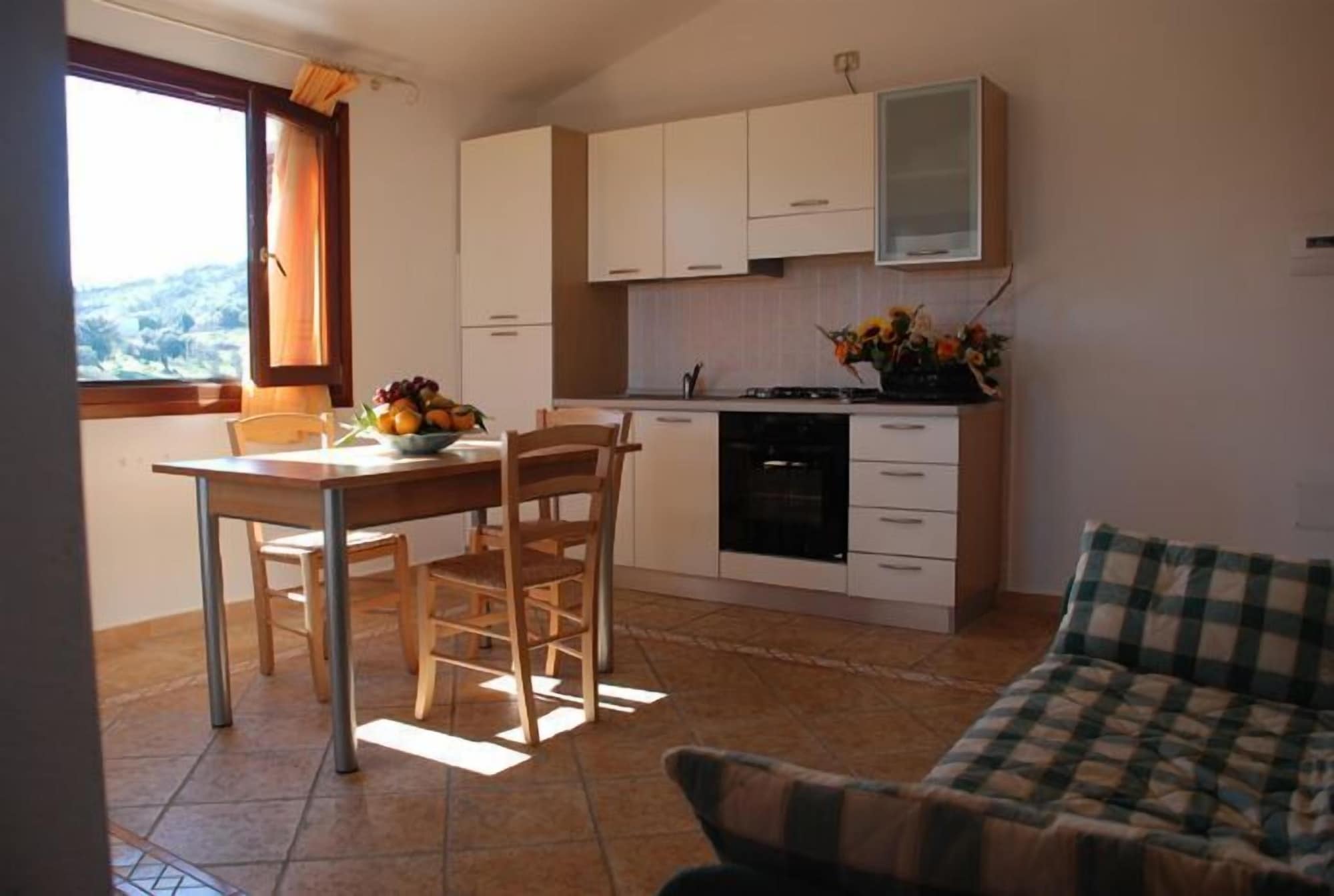 Фото Albergo Residenziale Li Troni