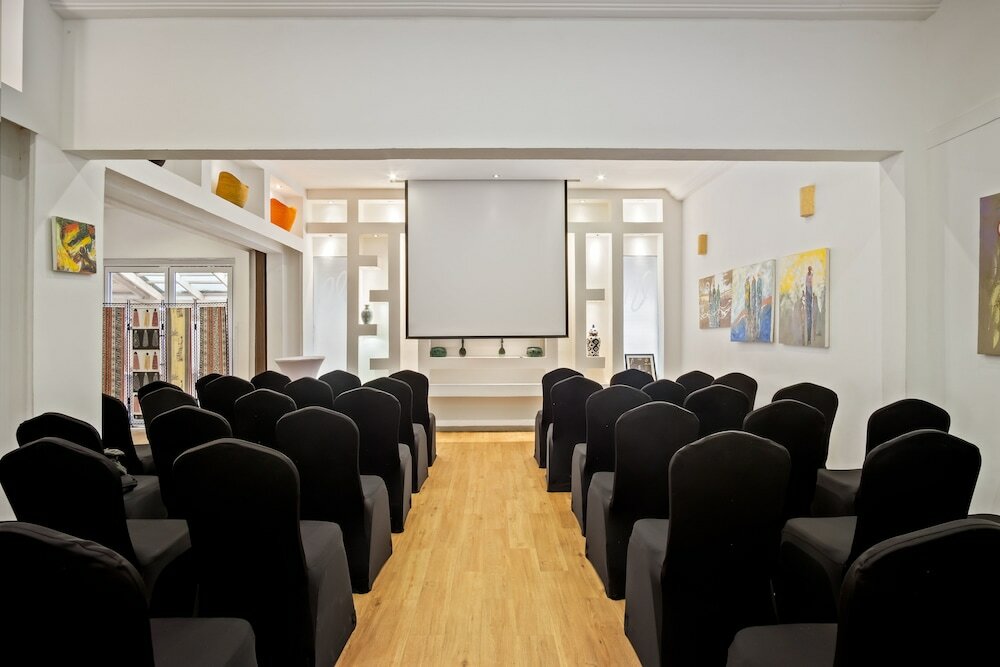 Фото La Villa Boutique Hotel