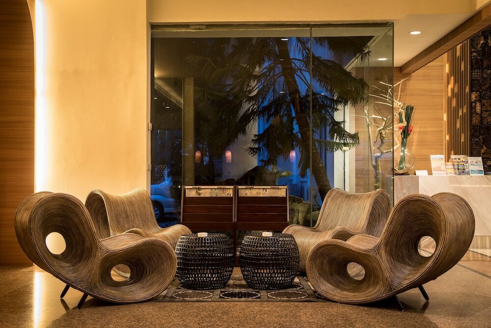 Фото Crown Vista Hotel