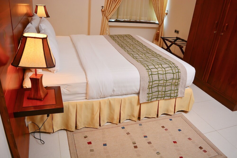 Фото Deluxe 4br Penthouse by Unique Towers