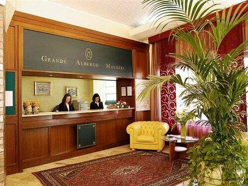 Гостиница Grande Albergo Maugeri в Ачиреале