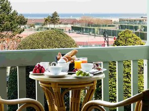 Гостиница Barriere Le Normandy