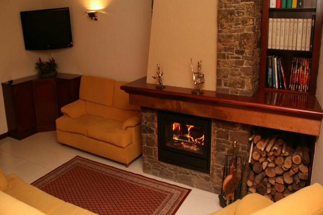 Фото Hotel Pyrénées