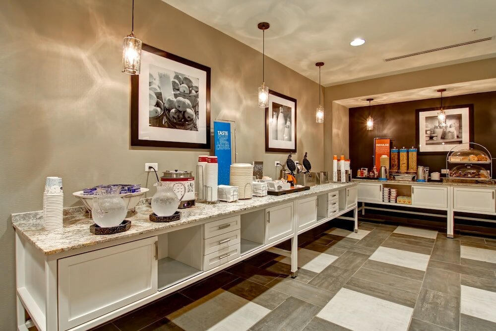 Фото Hampton Inn & Suites Cincinnati-Downtown