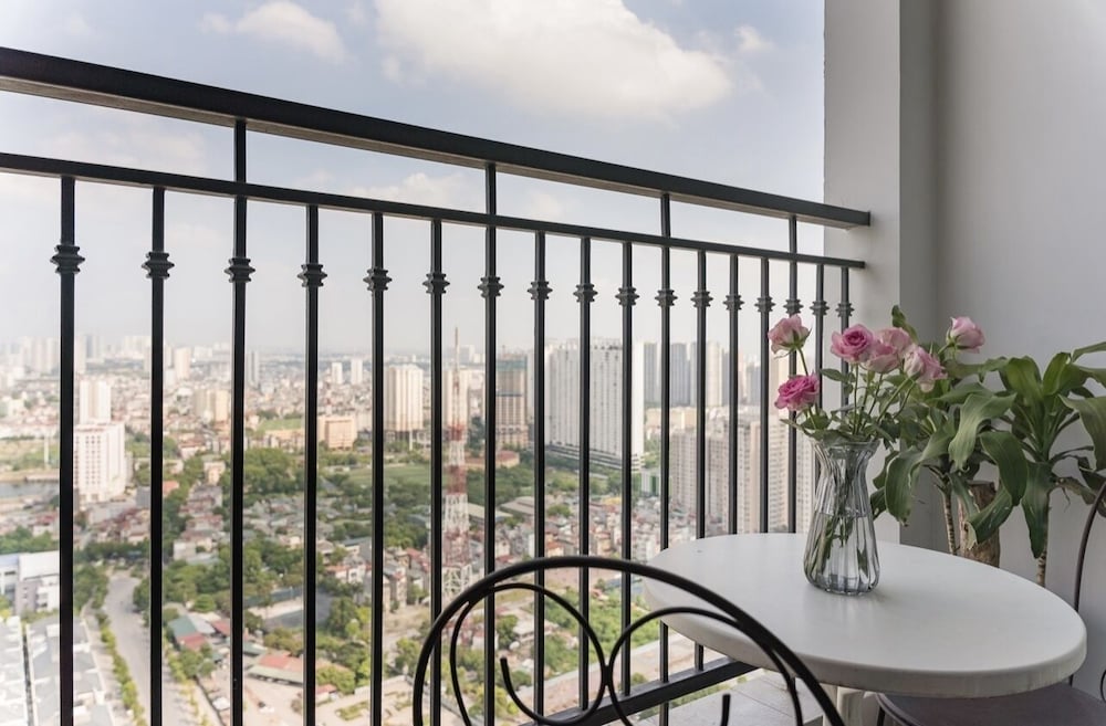 Фото Canh Apartment in Vinhomes Green Bay