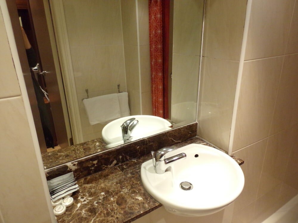 Фото Wedgewood Hotel