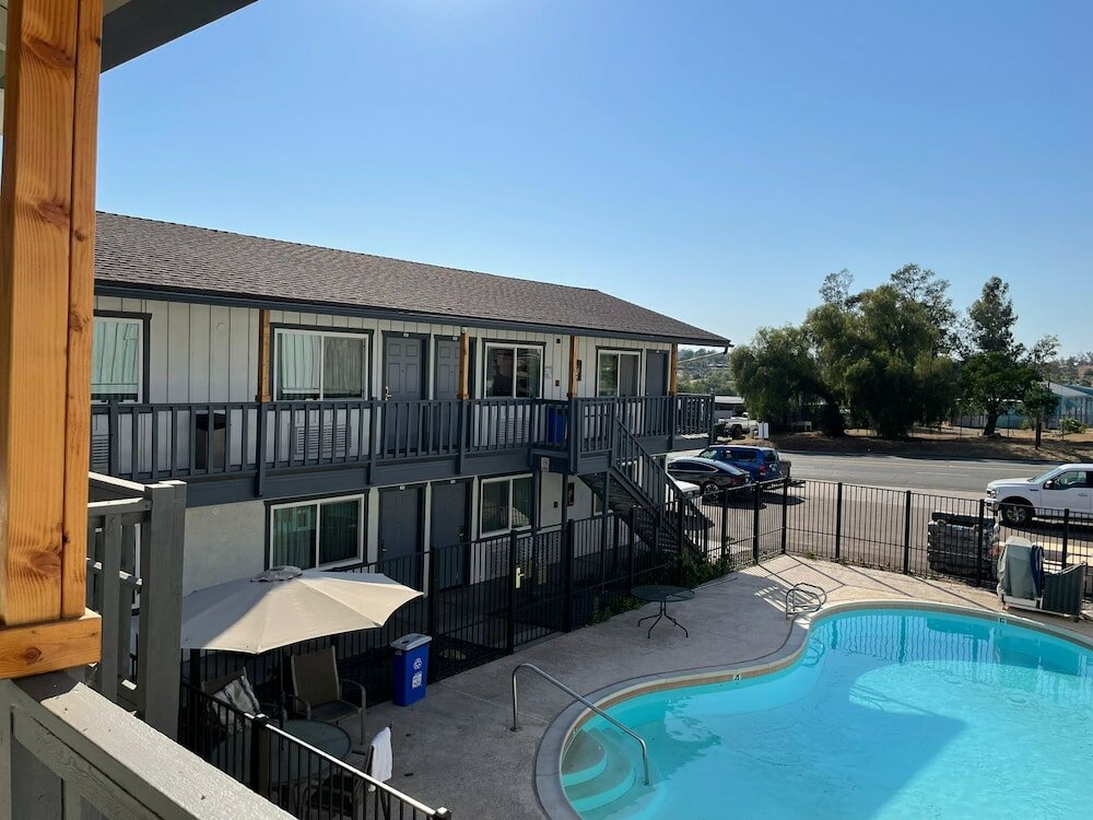 Фото Ramona Valley Inn