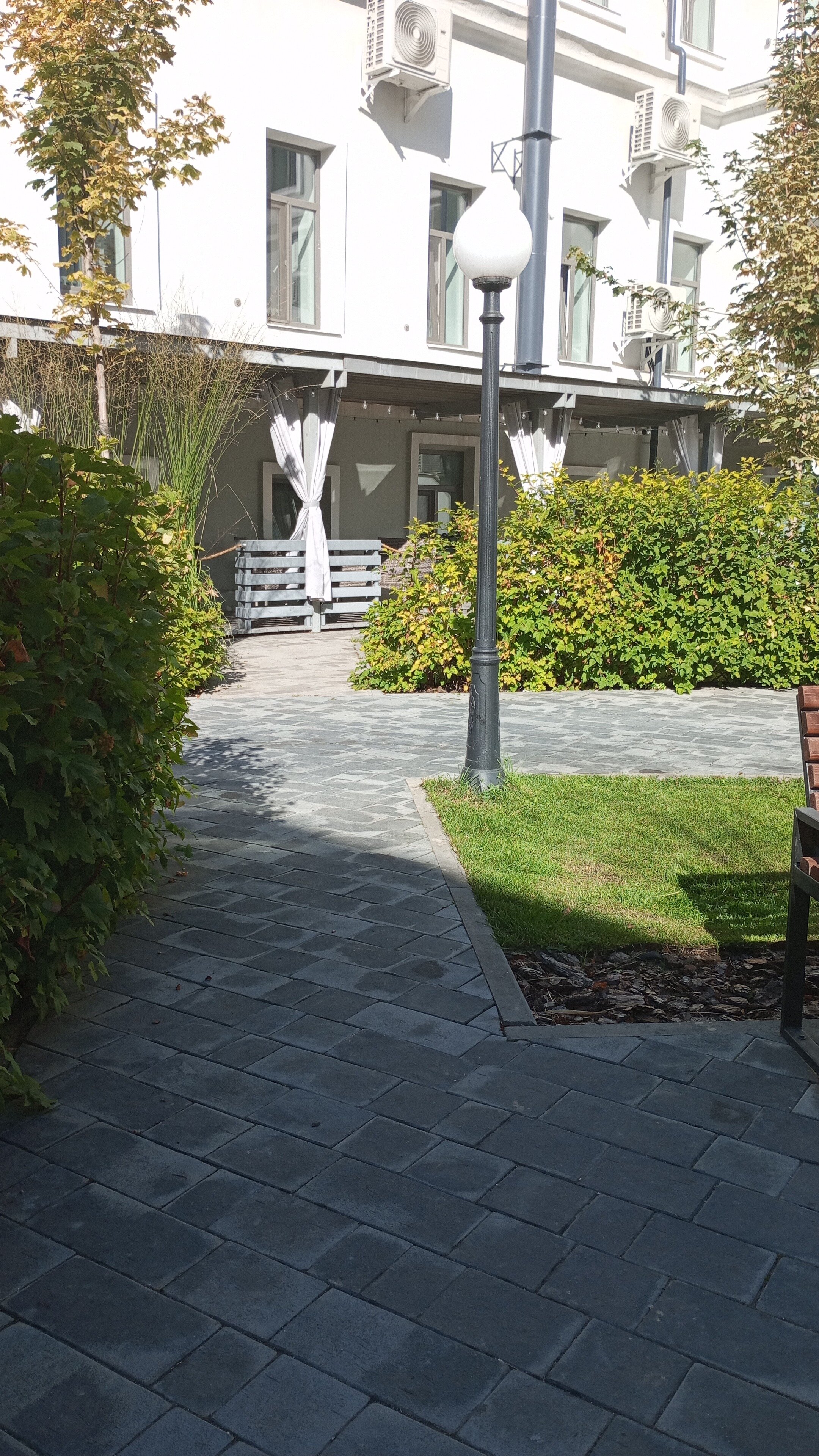 Фото Берисон Апарт