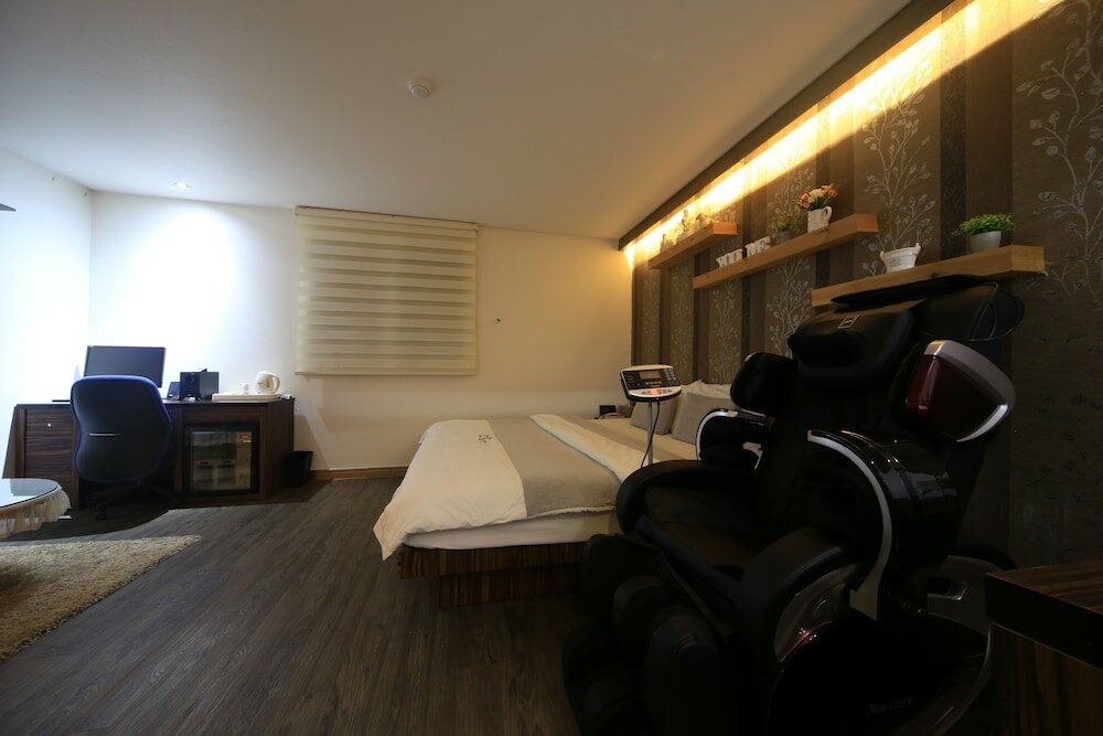 Фото H-avenue Hotel Seomyeon Station