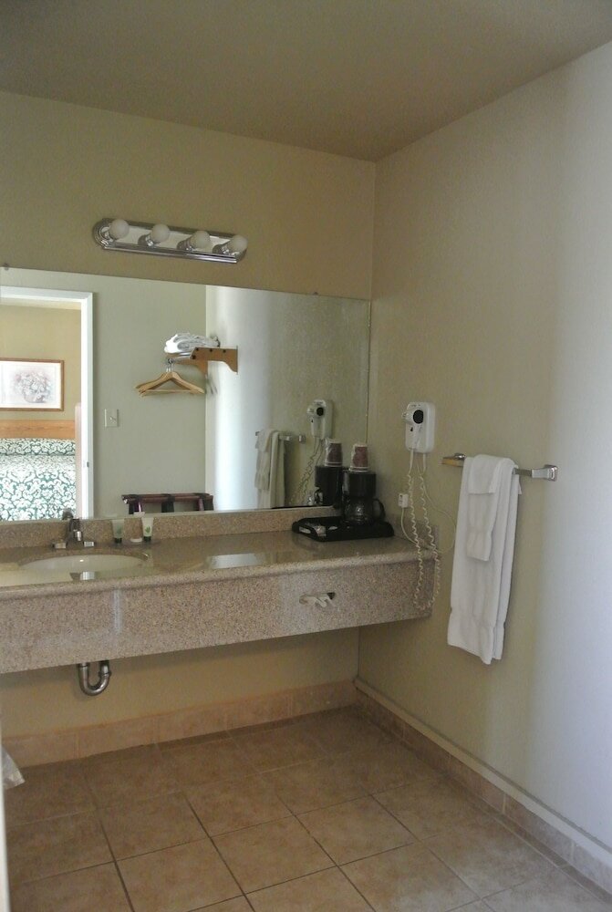 Фото Vino Inn & Suites