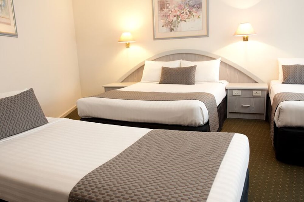 Фото Adelaide Royal Coach