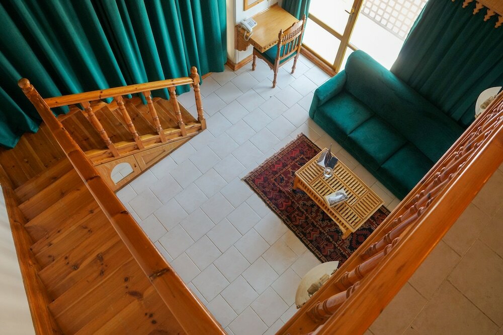 Фото Kuwait Palace Hotel Apartments