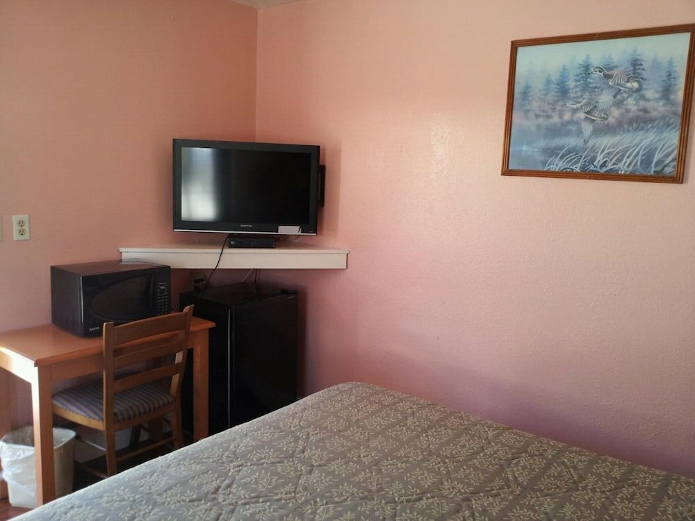 Фото Travel Eagle Inn Motel