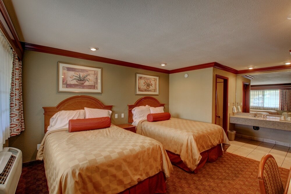 Фото Thunderbird Lodge in Riverside