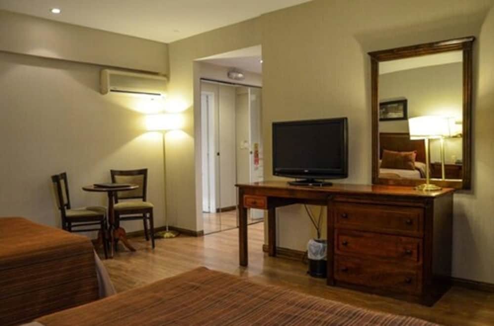 Фото Howard Johnson by Wyndham San Pedro