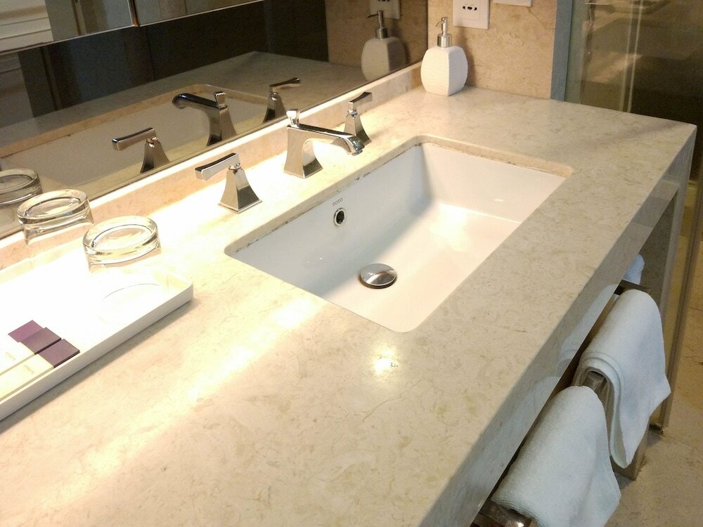 Фото Xingyi International Hotel Poly Store