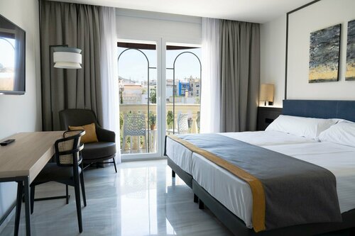 Внешний вид отеля Hotel Urh Sitges Playa в Ситжесе, фото 2