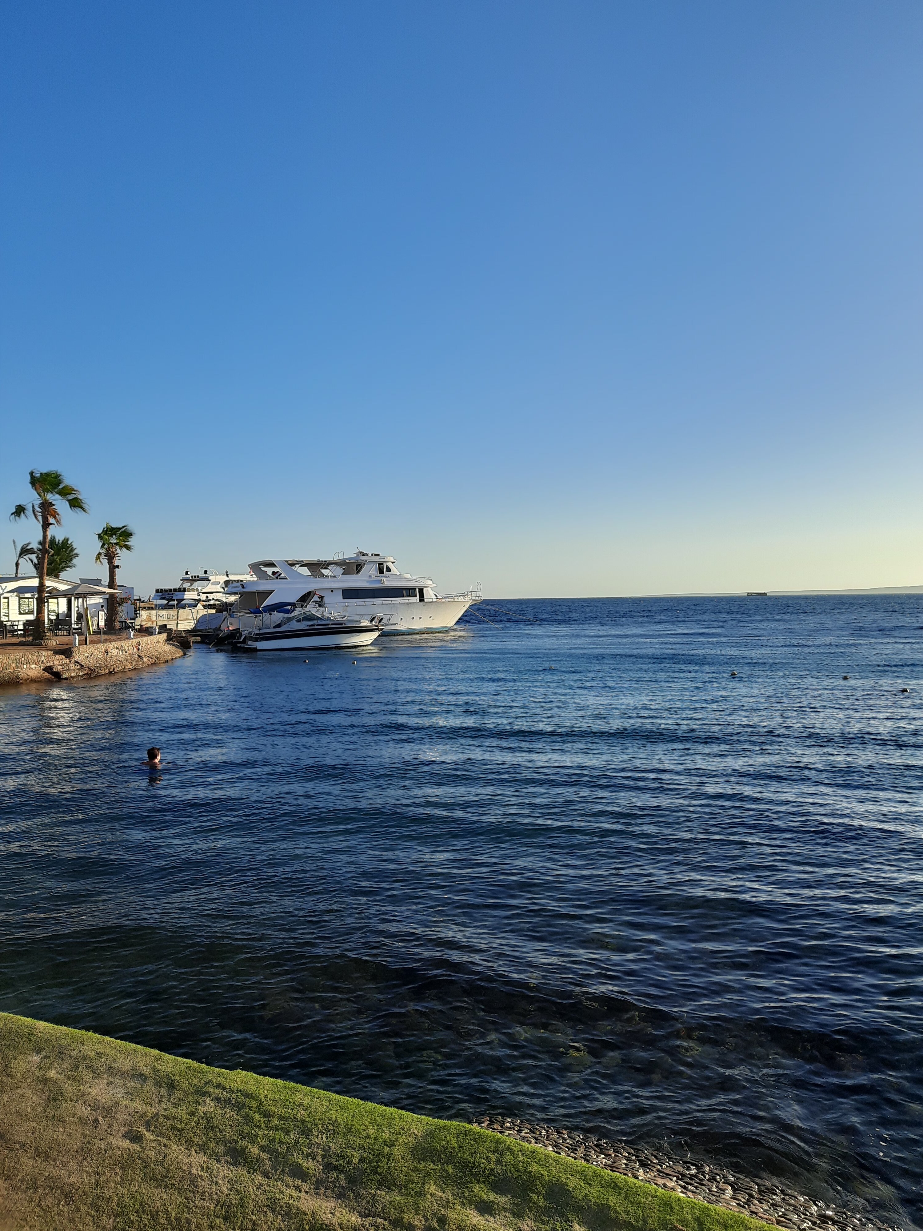 Фото La Rosa Waves Resort