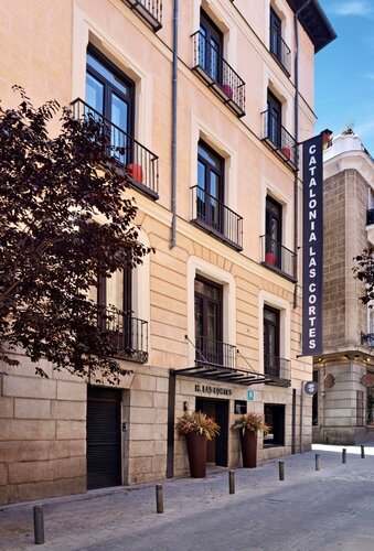 Гостиница Отель Catalonia Las Cortes в Мадриде