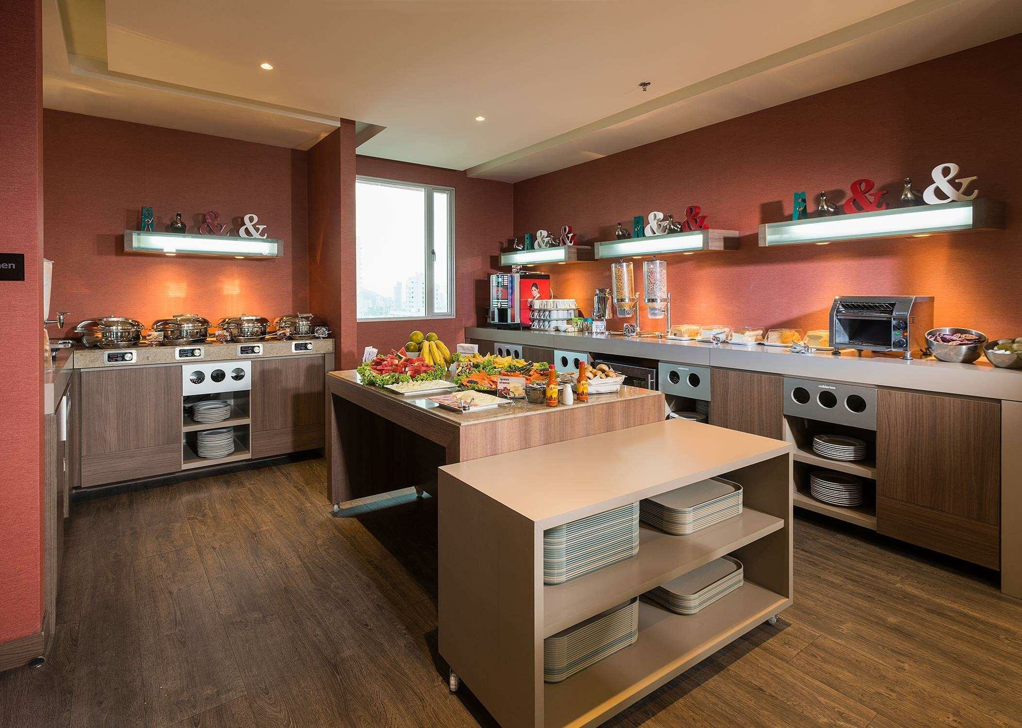 Фото Hampton by Hilton Cartagena