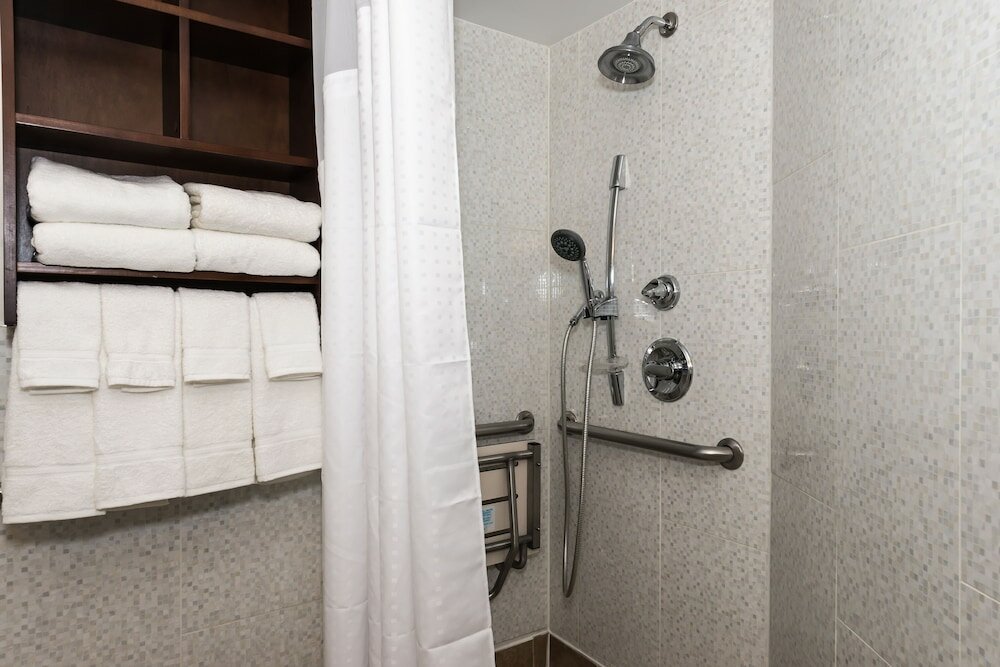 Фото Holiday Inn Express Washington Dc N-Silver Spring, an Ihg Hotel