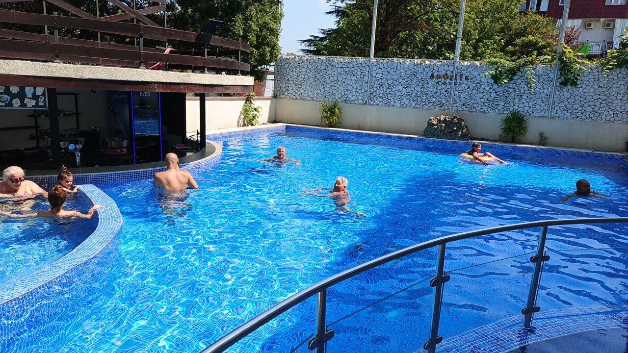 Фото отеля 2