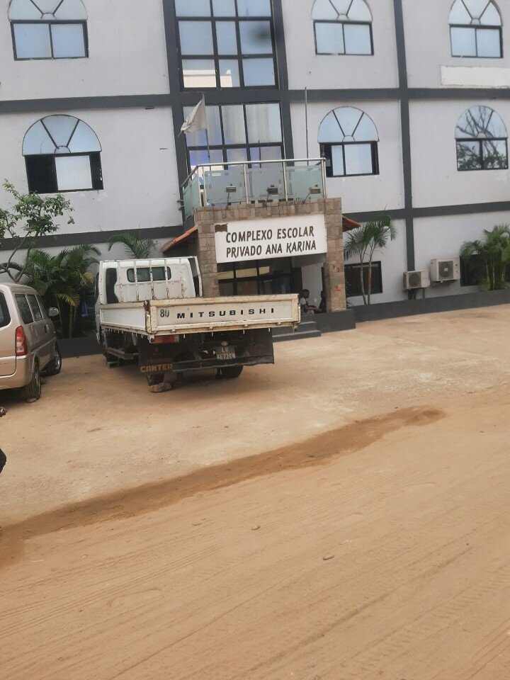 Gymnasium Ana Karina, Loanda, photo