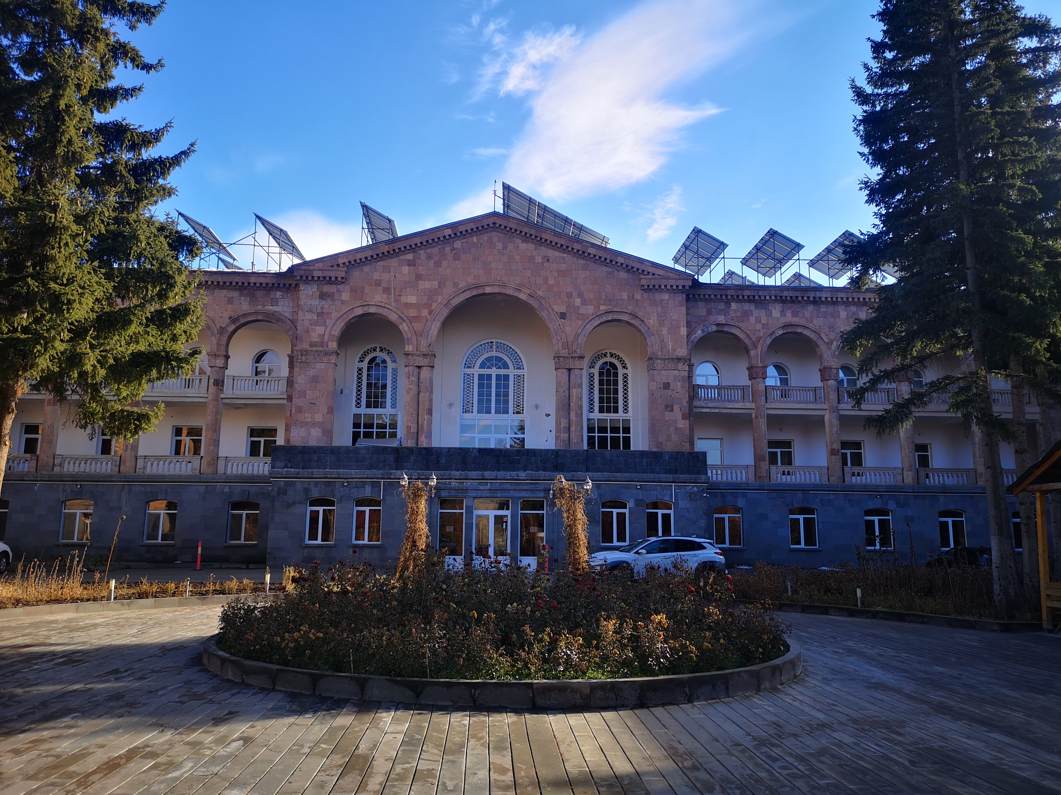 Фото отеля 1