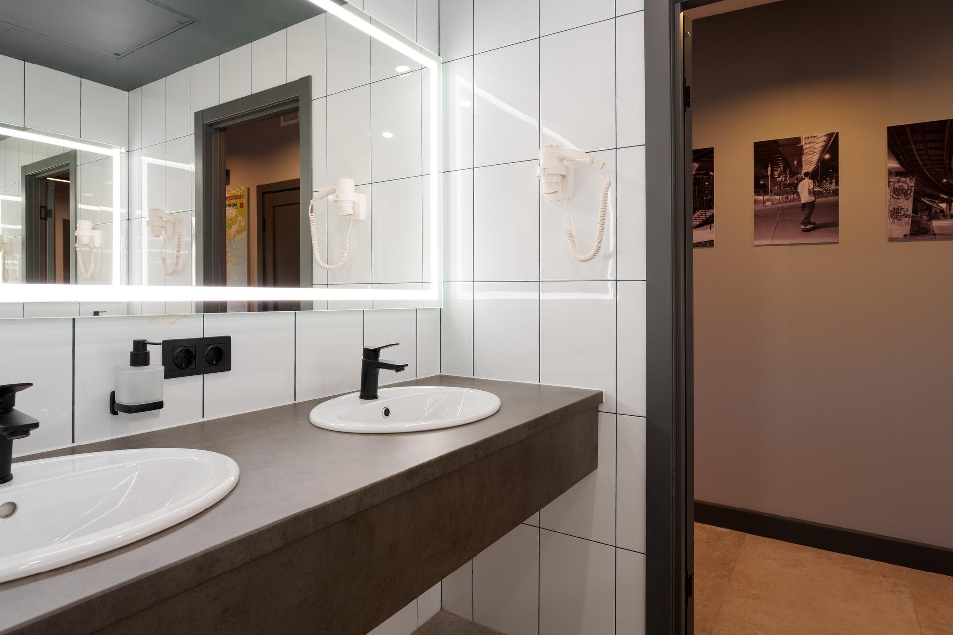 Фото Morfeus Capsule Hotel