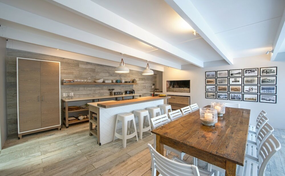 Фото Driftwood - Kenton on Sea