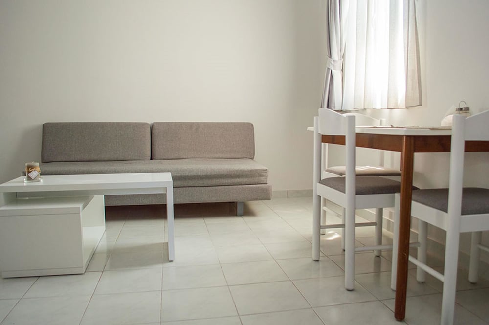 Фото Cosmos Apartments